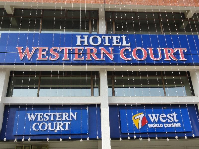 Western Court Chandigarh Bagian luar foto