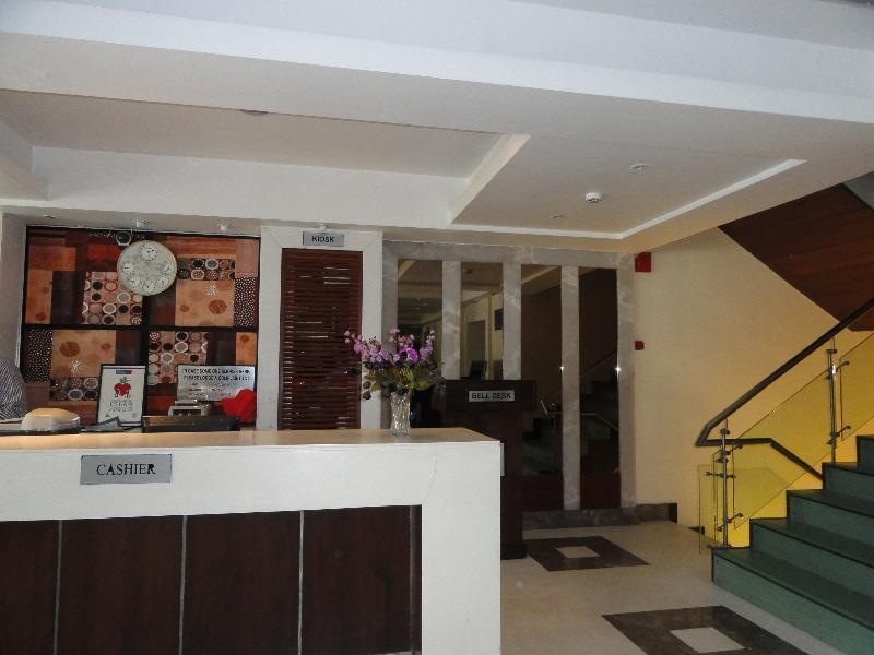 Western Court Chandigarh Bagian luar foto