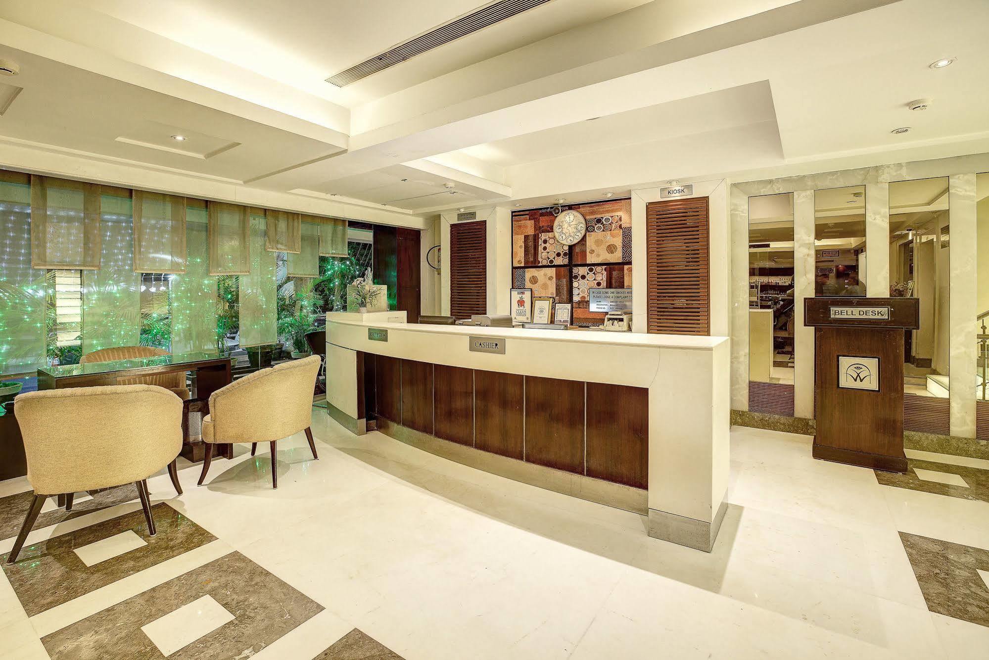 Western Court Chandigarh Bagian luar foto