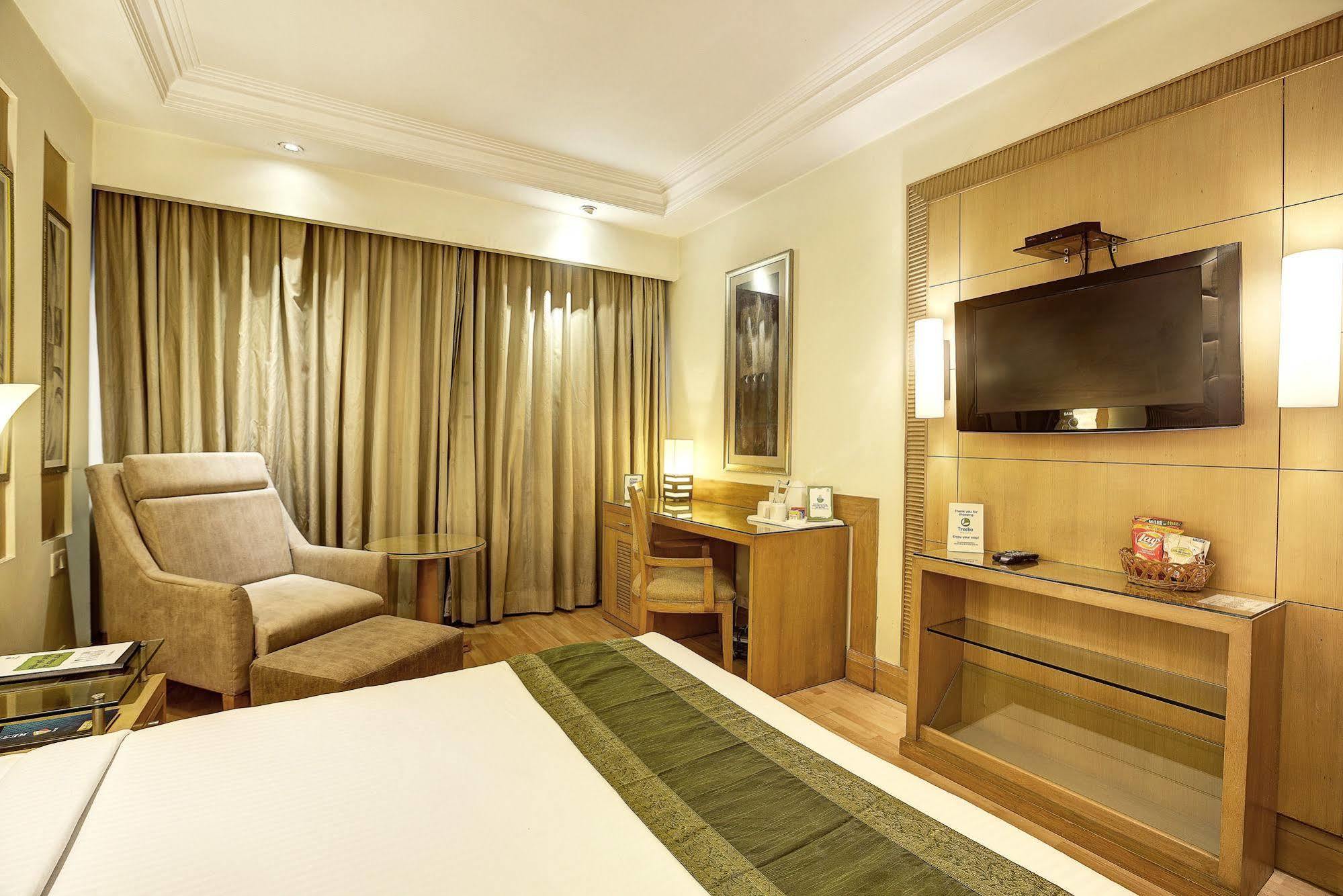 Western Court Chandigarh Bagian luar foto