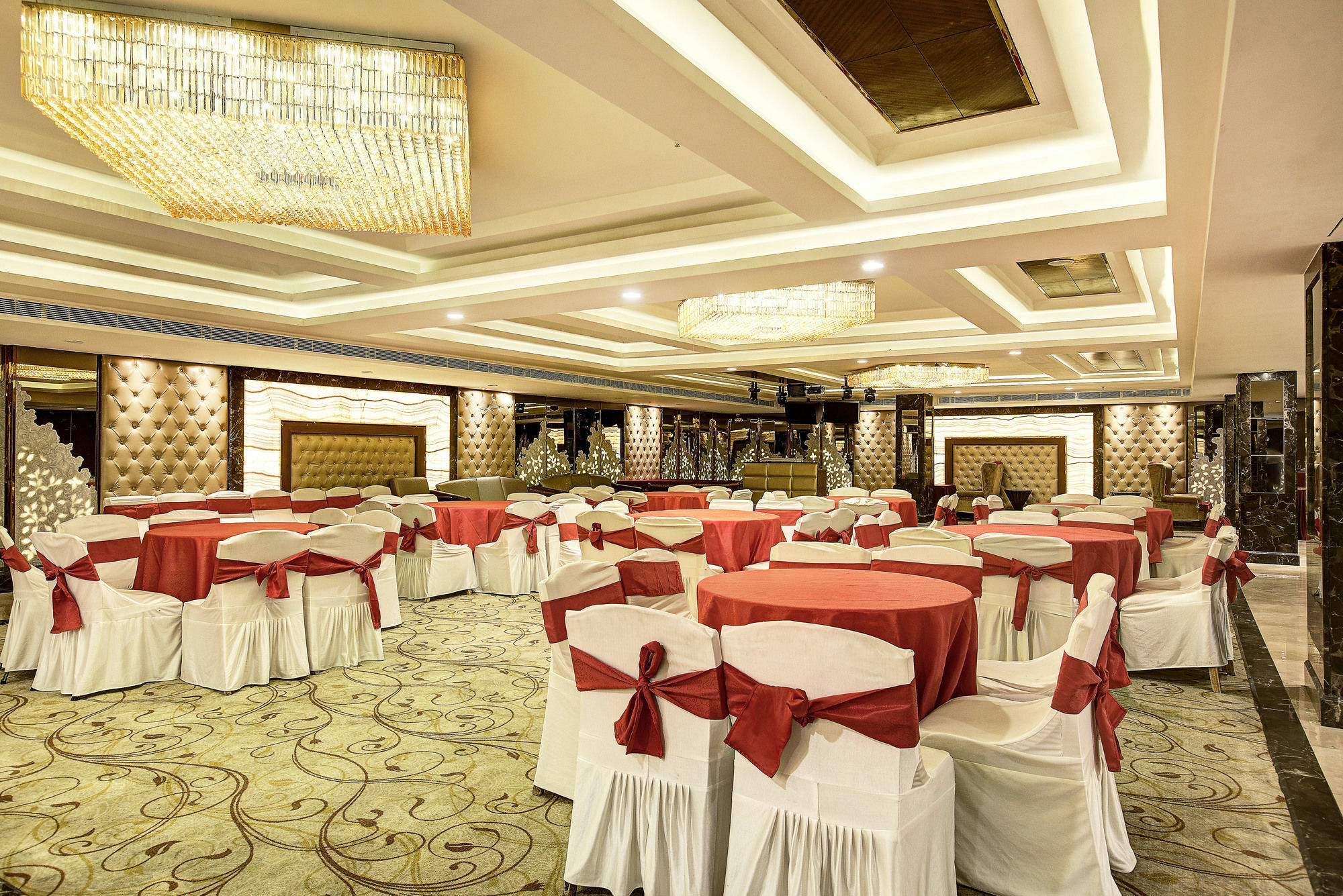 Western Court Chandigarh Bagian luar foto